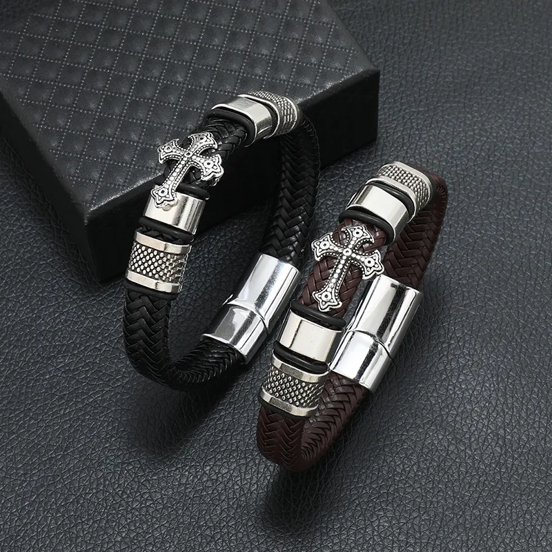 Title 4, Bracelet en cuir Alloy Punk pour homme. Un acce...
