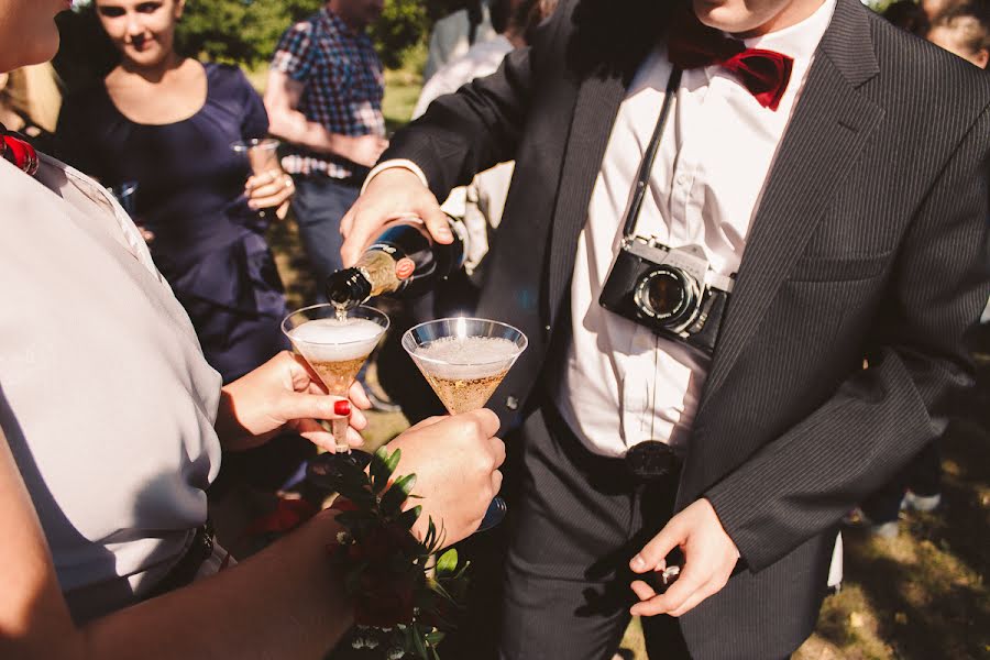 Fotógrafo de casamento Svyatoslav Zyryanov (vorobeyph). Foto de 12 de abril 2017