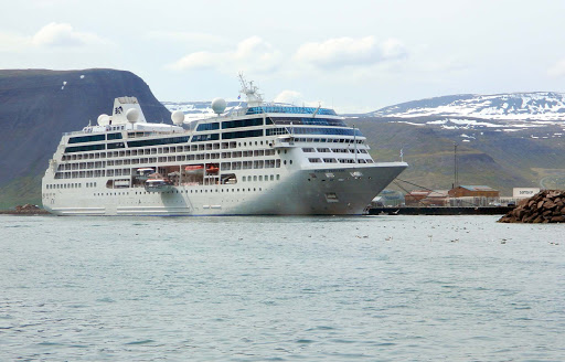 pacific-princess-in-iceland.jpg - Pacific Princess docked in Iceland. 