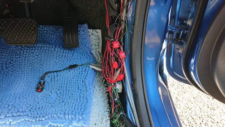 ノートのLEDテープ・カーテシランプ風・再利用・初音ミク・ステッカーに関するカスタム事例の投稿画像2枚目