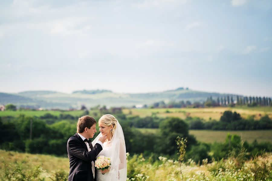 Fotografo di matrimoni Olga Laznikova (4ina). Foto del 18 luglio 2014