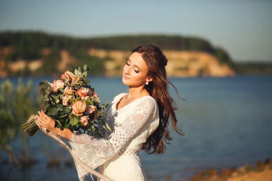 Wedding photographer Irina Prosyankina (irinalu). Photo of 13 August 2019