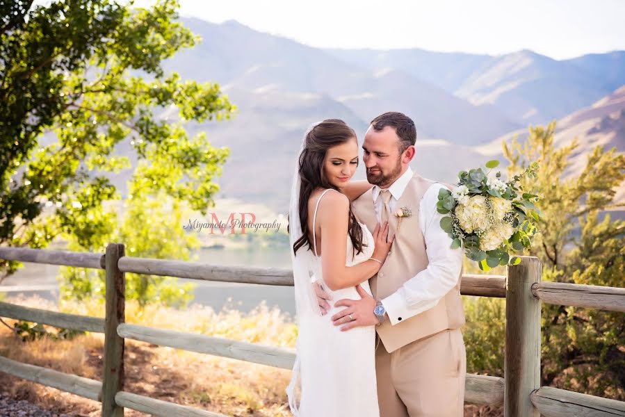 Fotografo di matrimoni Donna Miyamoto (donnamiyamoto). Foto del 9 settembre 2019