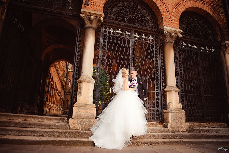 Fotógrafo de casamento Andrey Varvaryuk (andryvar). Foto de 12 de janeiro 2016