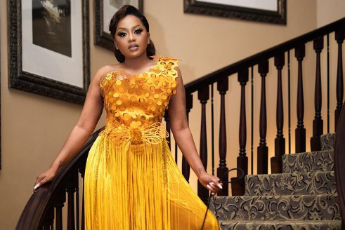 Lerato Kganyago thanked her fans for holding her hand.