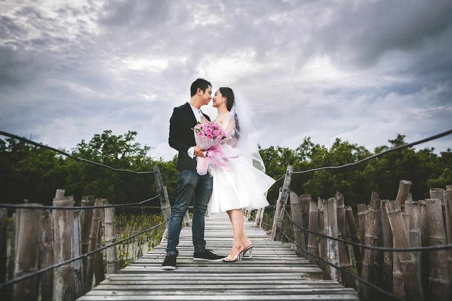 Wedding photographer Suriyathepjuti Tinanop (suriyathepjuti). Photo of 25 May 2018