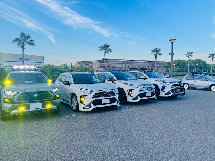 RAV4のオフ会・マリーナホップに関するカスタム事例の投稿画像3枚目