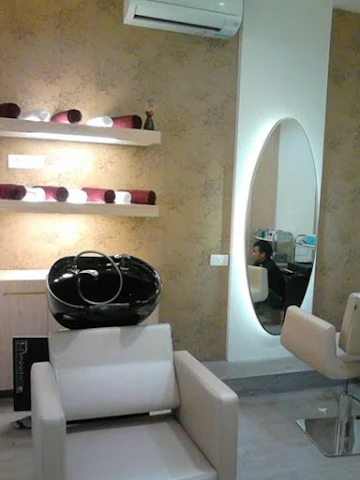 Make Over Salon photo 