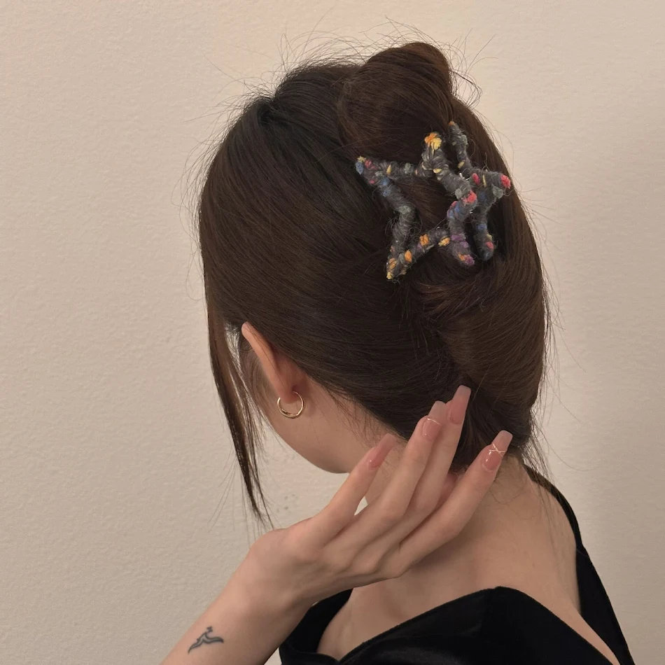 Barrettes pour cheveux à tête arrière avec grip étoile à cinq branches pour femmes Maintien ferme, faciles à utiliser, accessoires élégants et tendance.
