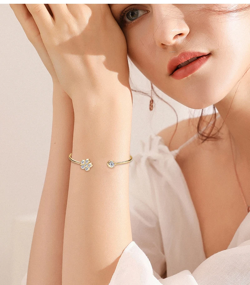 Title 5, Bracelet femme minimaliste, petite fleur et dia...