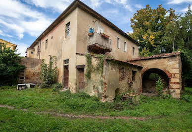 Villa with garden 3