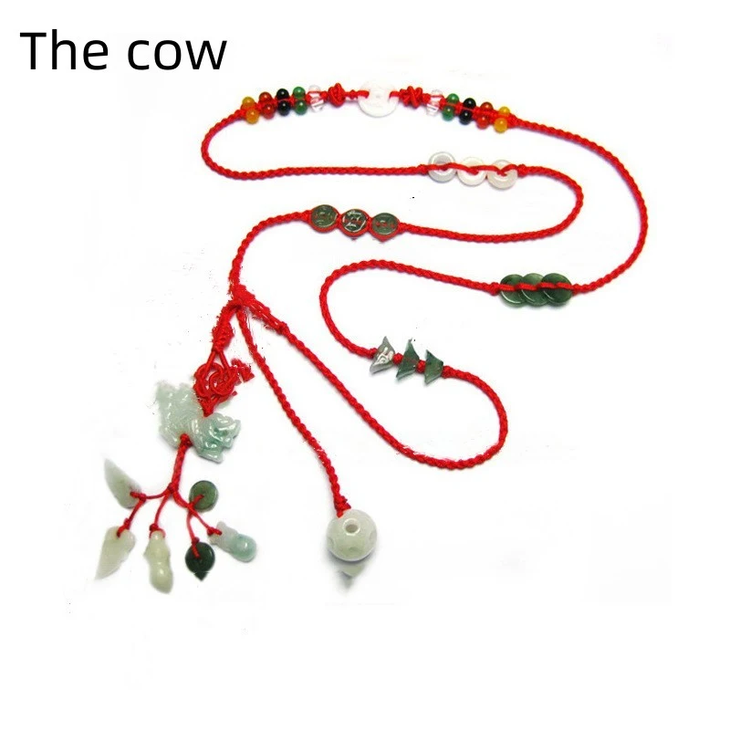 Corrente de cintura vermelha de jade natural feita à mão. Cinto para o Ano Novo, elegante, protetor e um amuleto da sorte para celebrações.