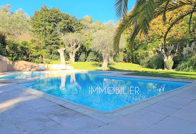 Appartement avec terrasse et piscine 10