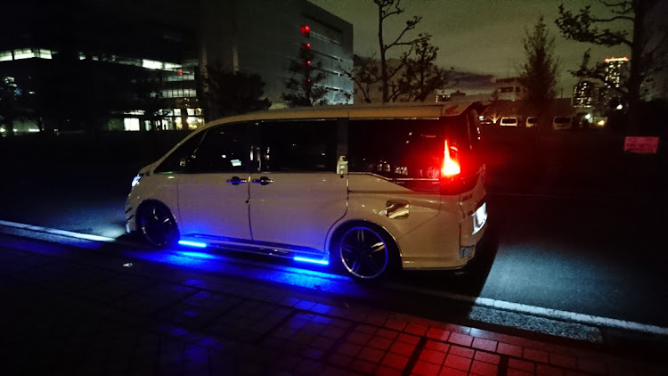 ステップワゴンの実は汚れてます🤣🤣・ブルー増殖( ＾ω＾ )に関するカスタム事例の投稿画像9枚目