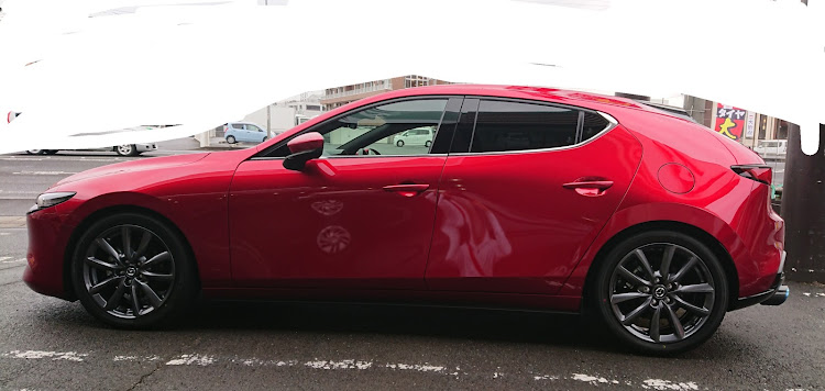 MAZDA3のMAZDA3・MAZDA3ファストバック・タイヤ館・アクアミライ・車高に関するカスタム事例の投稿画像8枚目