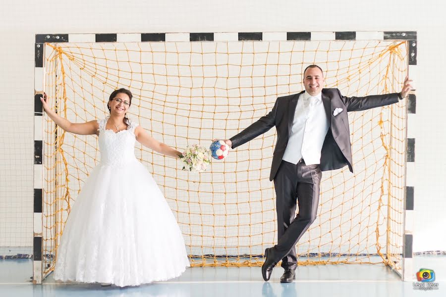 Fotógrafo de casamento Péter Lévai (lpfotovideo). Foto de 24 de fevereiro 2019