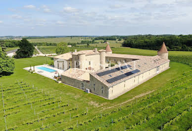 Maison avec piscine et terrasse 12