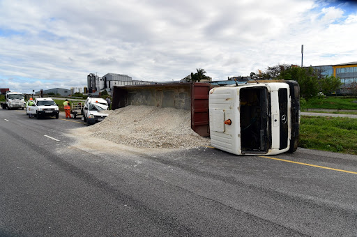 The overturned truck on the N2, causing traffic to be backed up