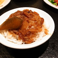 鬍鬚張魯肉飯(誠品敦南店)