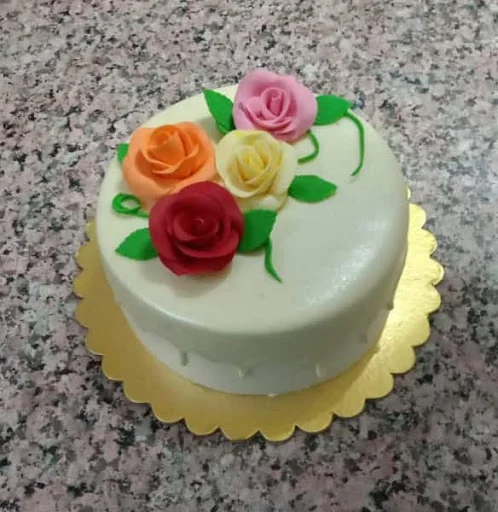 Fondant Roses Cake