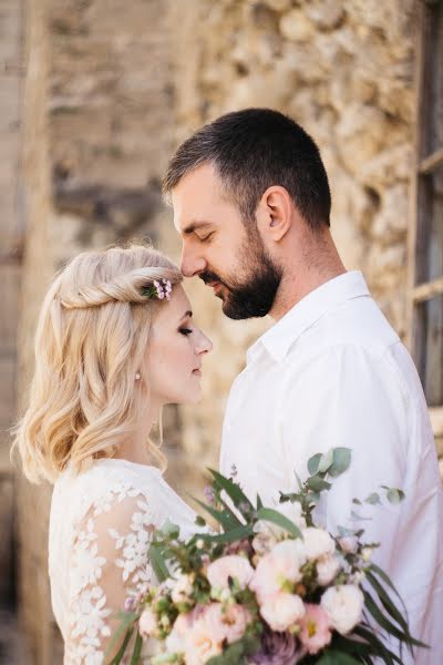 Fotógrafo de casamento Viktoriya Romenskaya (romenskayavika). Foto de 15 de julho 2019