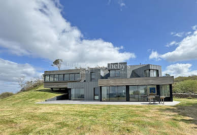 Seaside house with garden and terrace 4