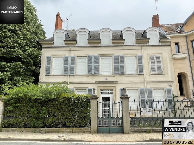 Vente maison  433 m² à Vichy (03200), 888 250 €