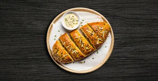 Paneer Stuffed Garlic Bread