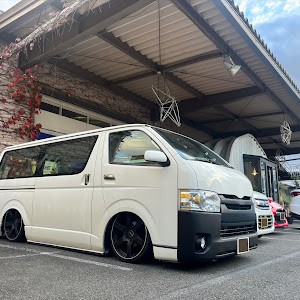 ハイエースバン TRH200V