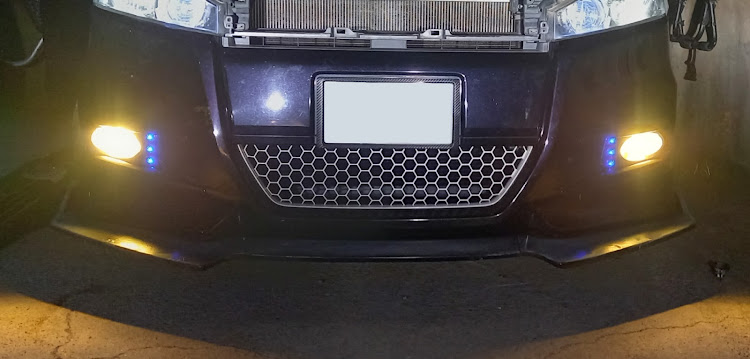 ステップワゴンスパーダのスポットLED・フロントカナード取り付け・カナード補修・自宅駐車場から出られないに関するカスタム事例の投稿画像5枚目