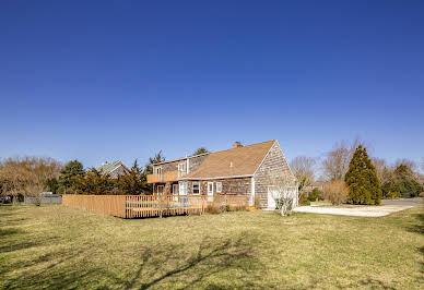 House with pool 4