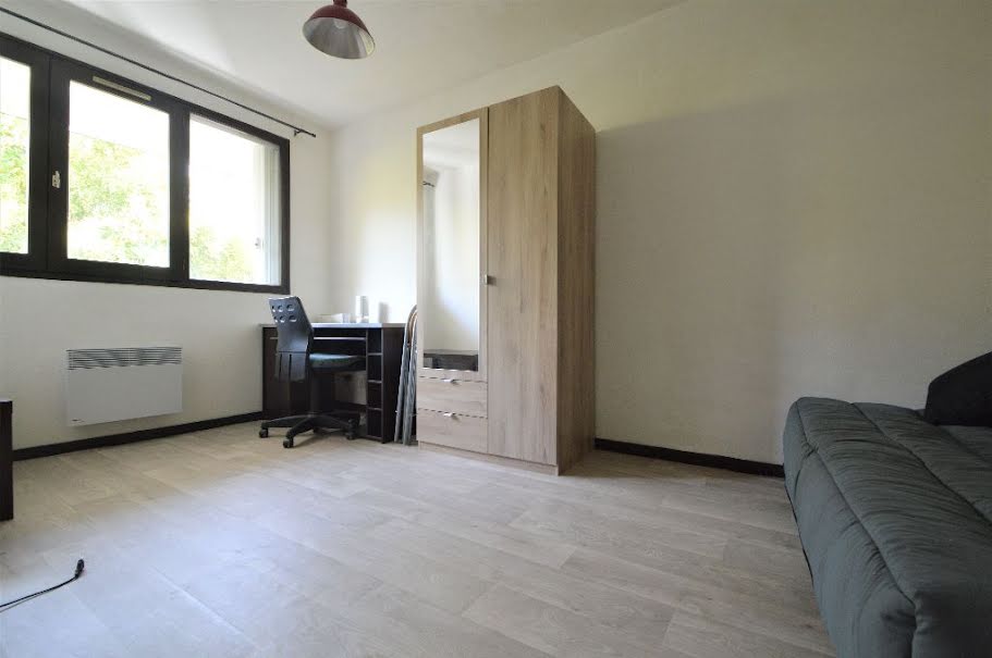 Location meublée appartement 1 pièce 19 m² à Pau (64000), 360 €