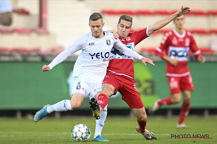 Coaches analyseren spektakelstuk in #KVKBEE: "Je blijft daar niet mee wegkomen" en "Kantelmomenten niet genomen"