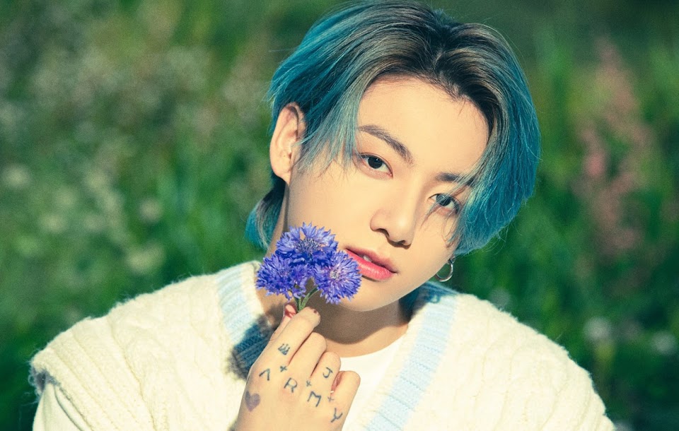 BTS's Jungkook Shows Off His Blue Hair in New Concept Photos - wide 6