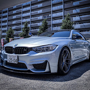 M4 クーペ F82