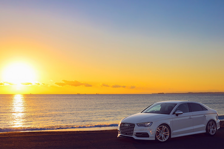 S3 セダンのAudi・S3セダン・マジックアワー・愛車撮影・富士山と愛車に関するカスタム事例の投稿画像4枚目