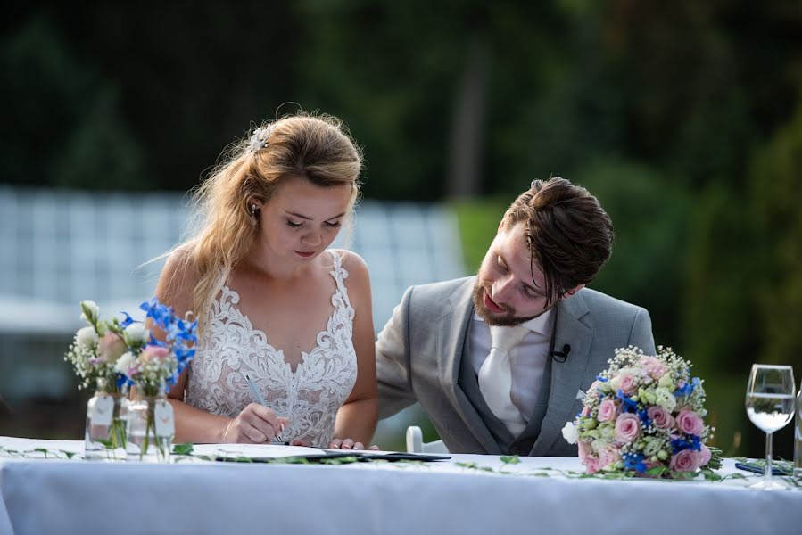 Fotografo di matrimoni Juliette Laurant (juliettelaurant). Foto del 21 febbraio 2019