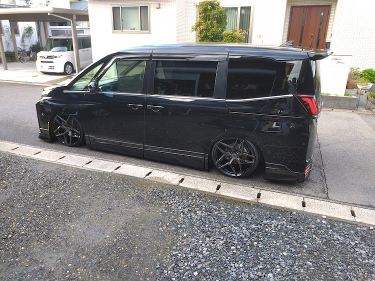 ヴォクシーのノア、ヴォクシー、エスクァイア・高雄MT・新潟　DIY好きに関するカスタム事例の投稿画像1枚目