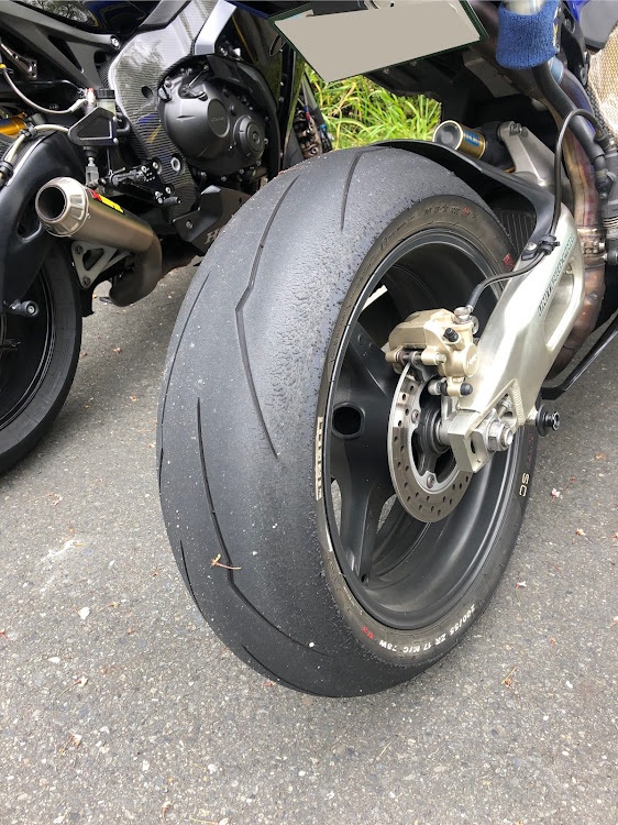 シビックのレーシングナット・CBR1000RR・美山ソフトに関するカスタム事例の投稿画像5枚目