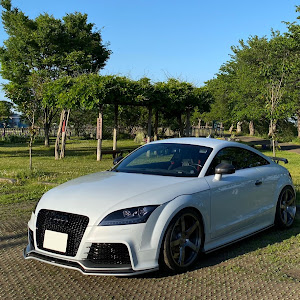 TT RS クーペ プラスクーペ