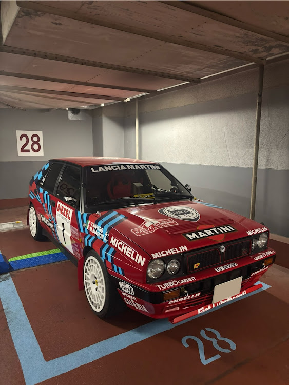 デルタのLANCIA  DELTA integrale 16V・MARTINI・英国大使館・運慶に関するカスタム事例の投稿画像1枚目