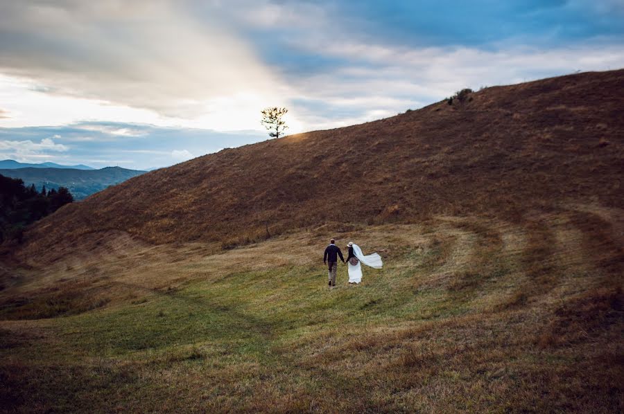 Nhiếp ảnh gia ảnh cưới Taras Kovalchuk (taraskovalchuk). Ảnh của 16 tháng 9 2015