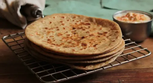 Aloo Pyaaz Paratha