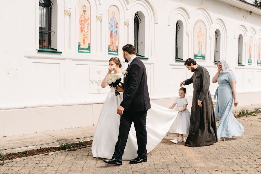 Fotógrafo de casamento Irina Kotikova (musphoto). Foto de 18 de maio 2021