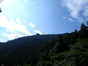 下山後に小竜頭を仰ぐ