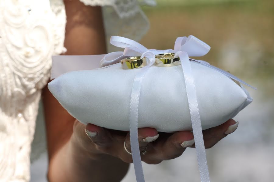 Fotógrafo de casamento Szilvia Tóthné Lelkes (tothnelelkes). Foto de 3 de março 2019