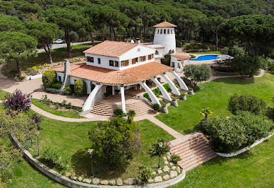 Maison avec piscine et jardin 1