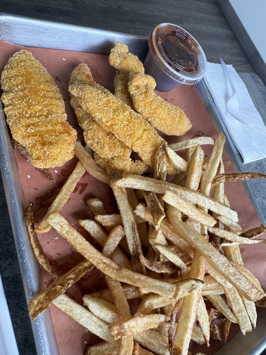 Chicken tenders & fries
