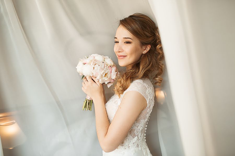 Fotografo di matrimoni Elya Shilkina (ellik). Foto del 19 luglio 2016