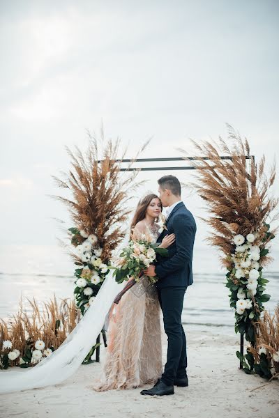 Fotógrafo de casamento Maksym Ilhov (ilgov). Foto de 26 de abril 2019